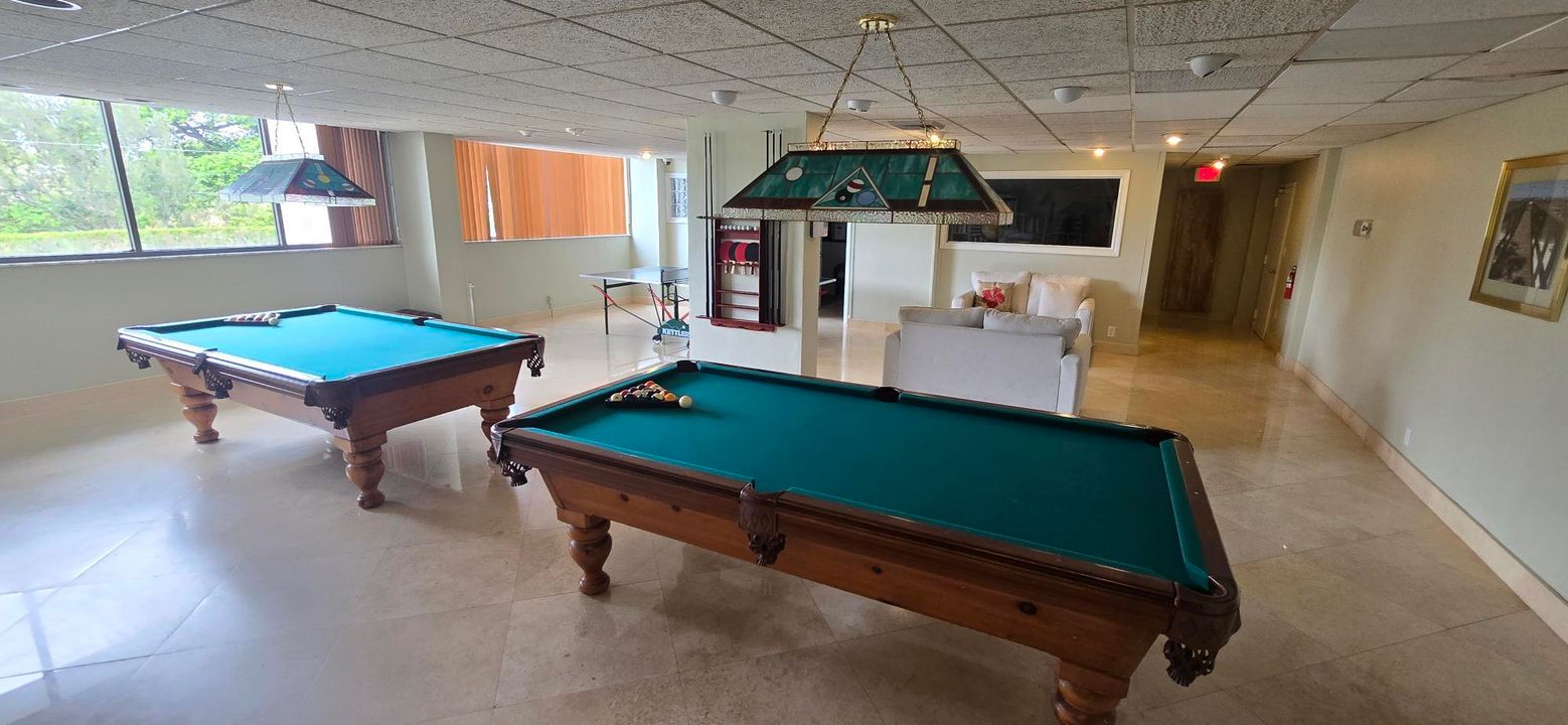 For Sale: $329,000 (2 beds, 2 baths, 1170 Square Feet)