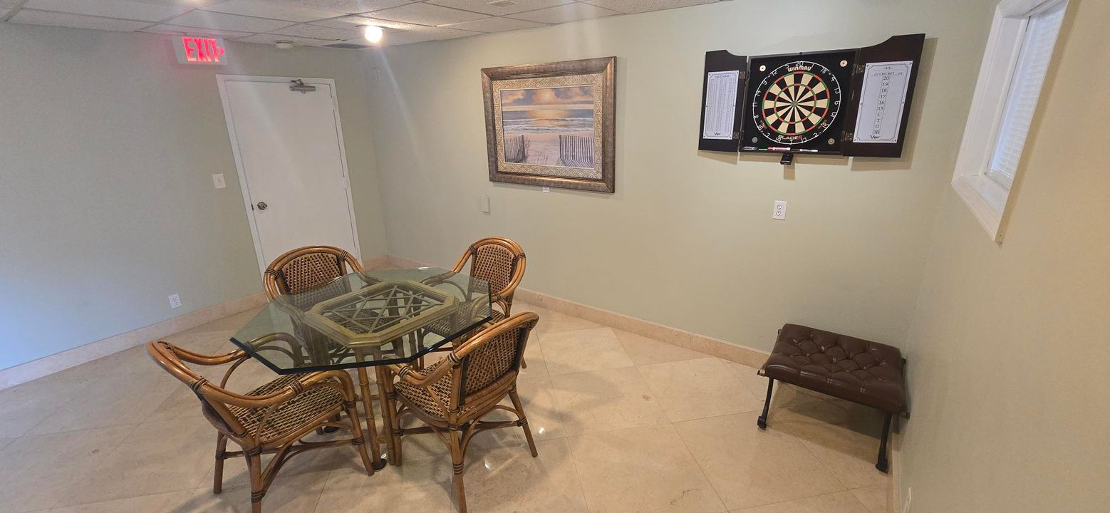 For Sale: $329,000 (2 beds, 2 baths, 1170 Square Feet)