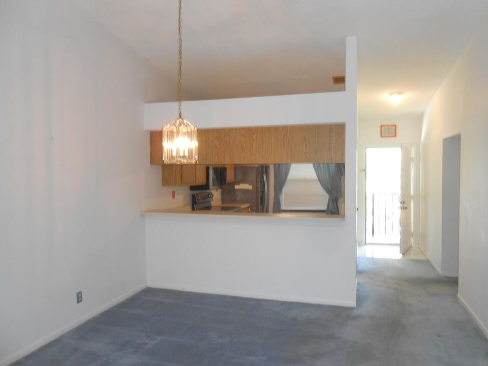 待售: $239,900 (2 贝兹, 2 浴室, 1200 平方英尺)