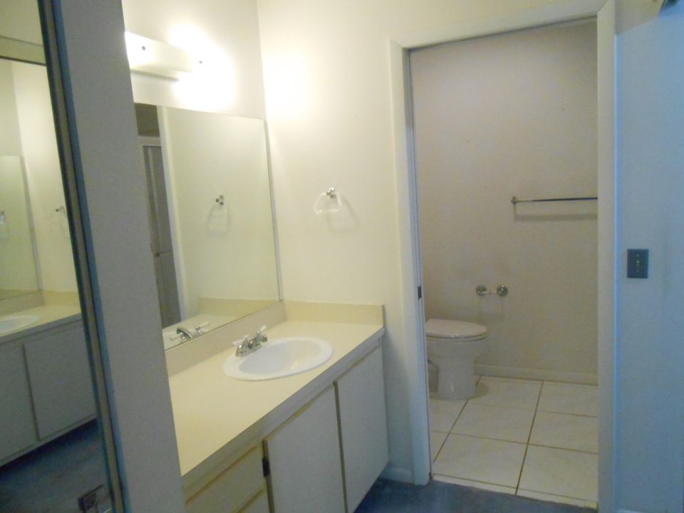 待售: $239,900 (2 贝兹, 2 浴室, 1200 平方英尺)