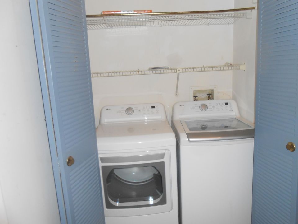 待售: $239,900 (2 贝兹, 2 浴室, 1200 平方英尺)