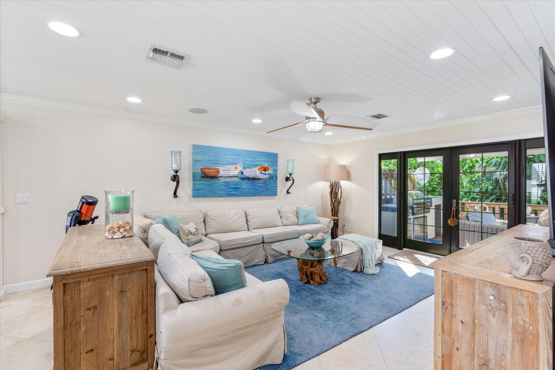 For Sale: $1,299,000 (2 beds, 2 baths, 1563 Square Feet)