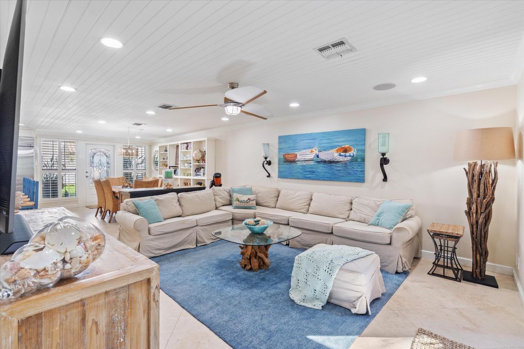 For Sale: $1,299,000 (2 beds, 2 baths, 1563 Square Feet)