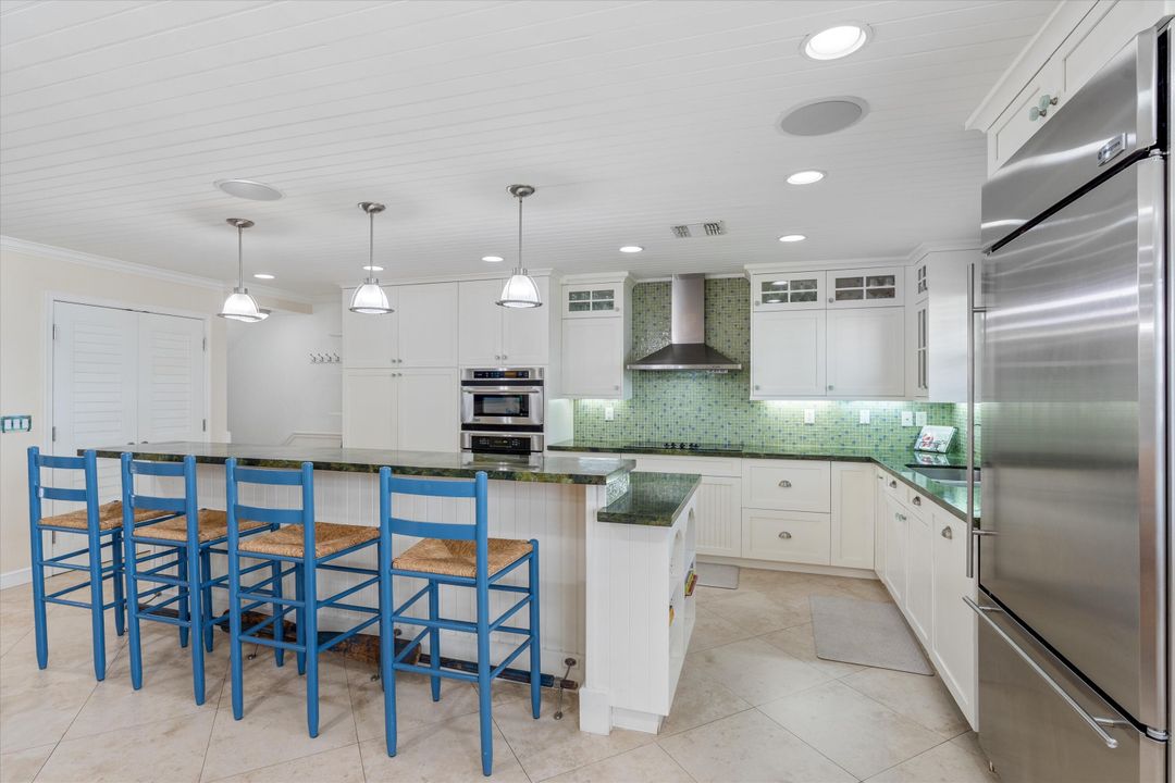 For Sale: $1,299,000 (2 beds, 2 baths, 1563 Square Feet)