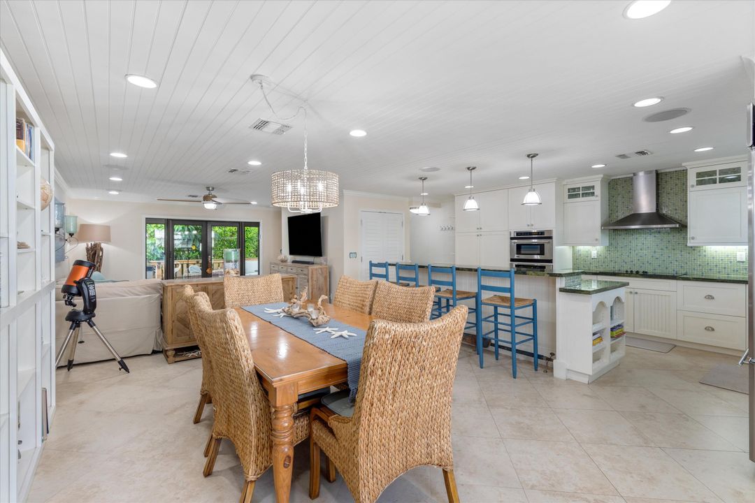 For Sale: $1,299,000 (2 beds, 2 baths, 1563 Square Feet)