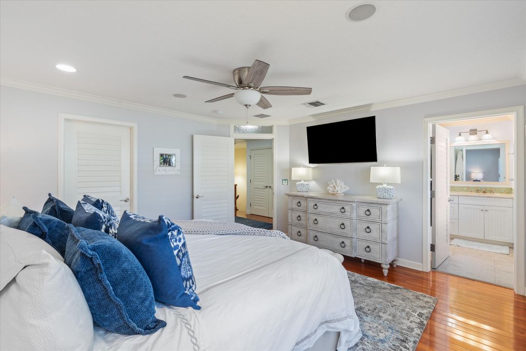 For Sale: $1,299,000 (2 beds, 2 baths, 1563 Square Feet)