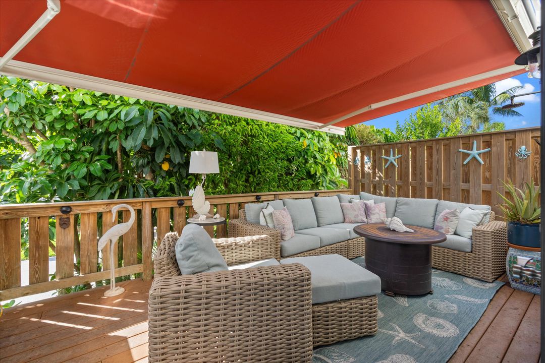 For Sale: $1,299,000 (2 beds, 2 baths, 1563 Square Feet)