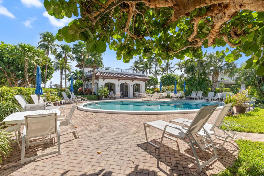 For Sale: $1,299,000 (2 beds, 2 baths, 1563 Square Feet)