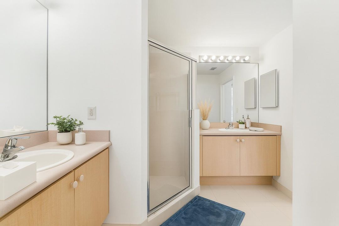 For Sale: $385,000 (3 beds, 2 baths, 1579 Square Feet)