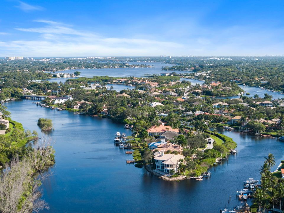 На продажу: $6,750,000 (4 спален, 4 ванн, 5685 Квадратных фут)