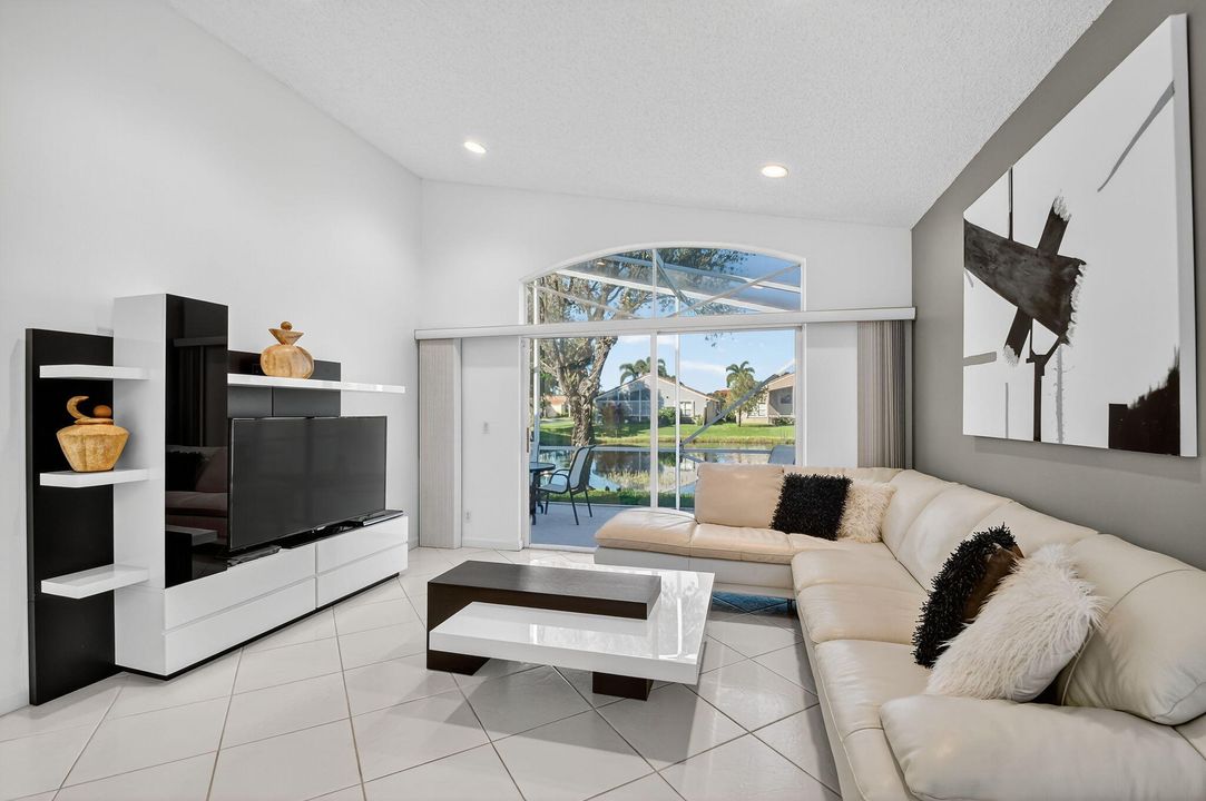 For Sale: $415,000 (3 beds, 2 baths, 1705 Square Feet)