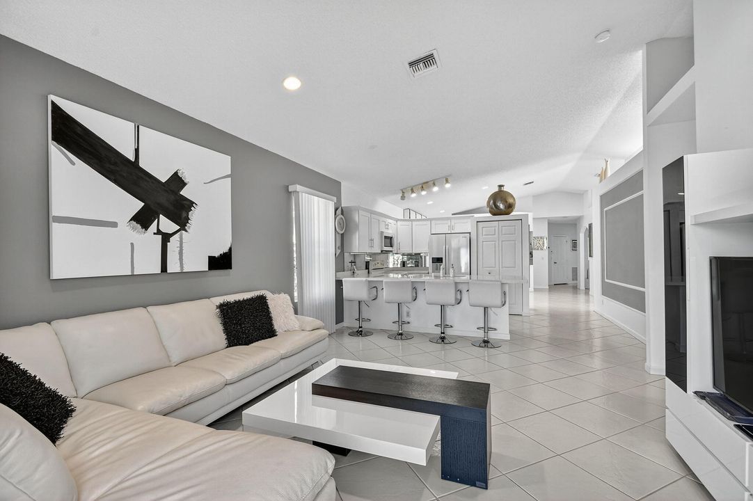 For Sale: $415,000 (3 beds, 2 baths, 1705 Square Feet)