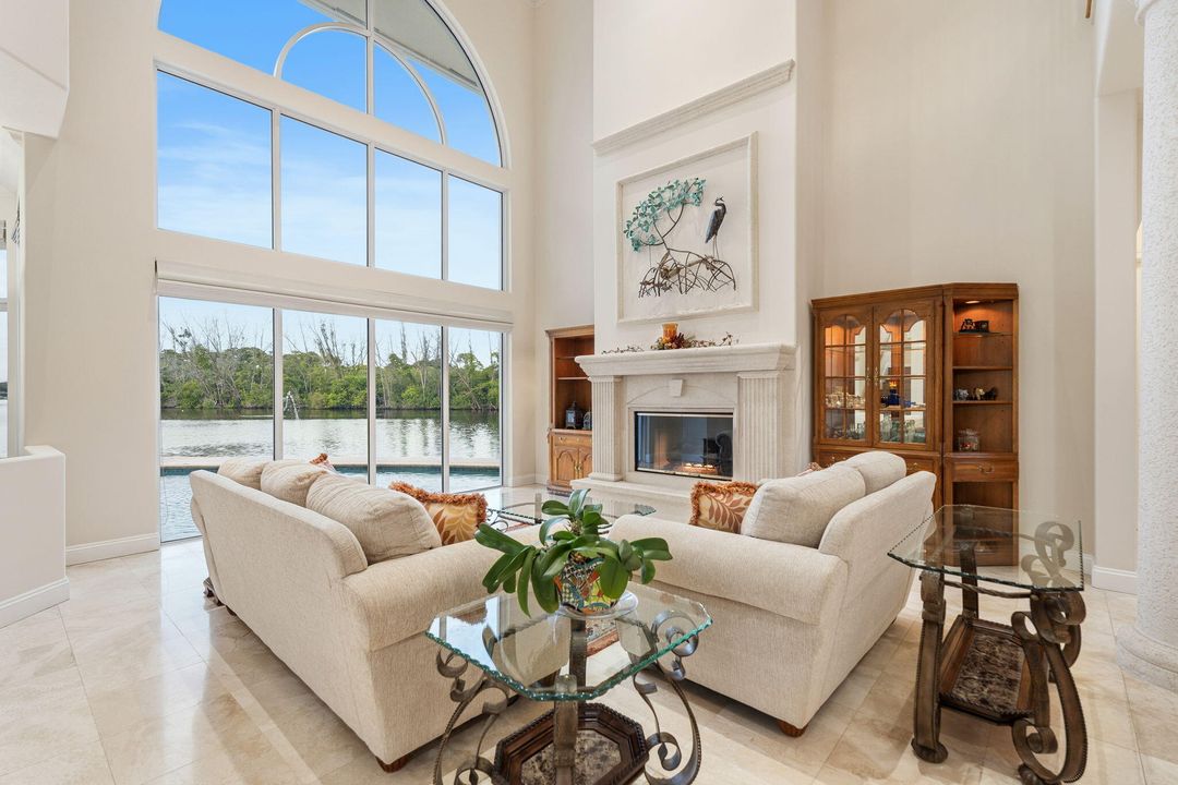 На продажу: $6,750,000 (4 спален, 4 ванн, 5685 Квадратных фут)