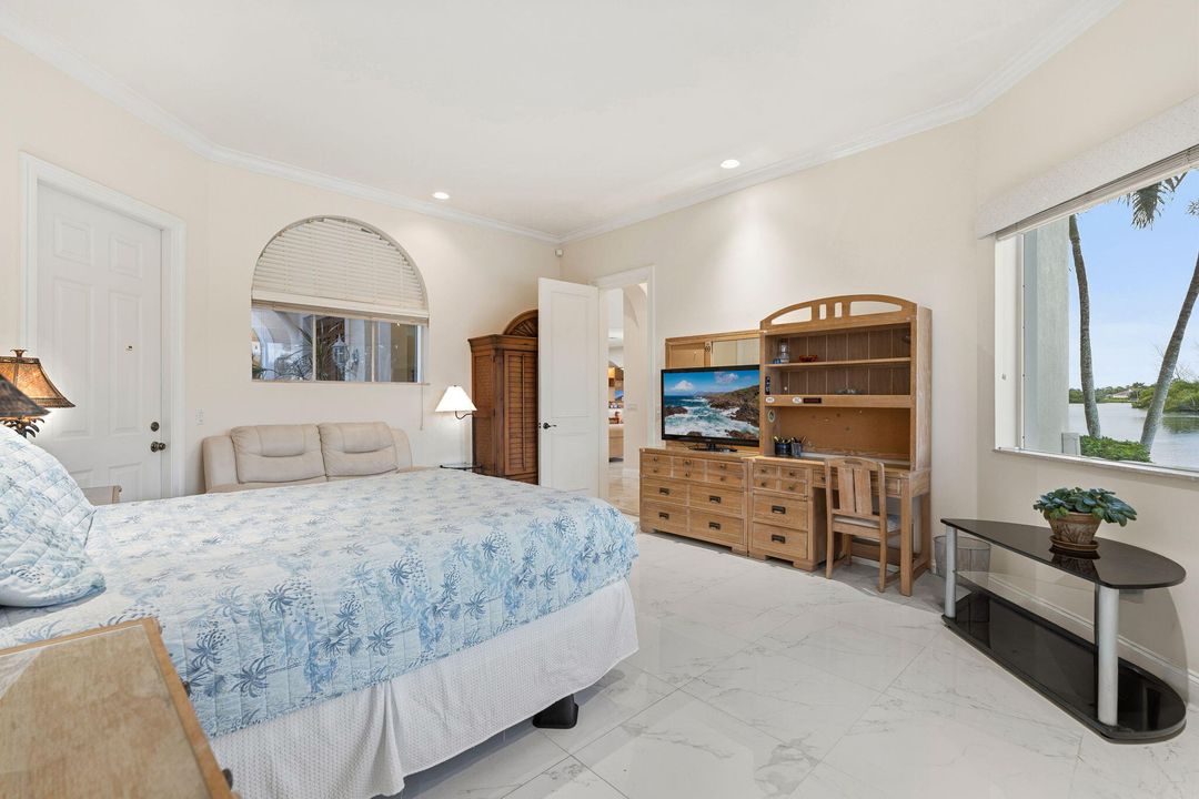 На продажу: $6,750,000 (4 спален, 4 ванн, 5685 Квадратных фут)