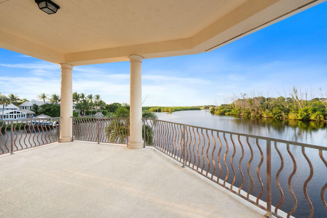 На продажу: $6,750,000 (4 спален, 4 ванн, 5685 Квадратных фут)