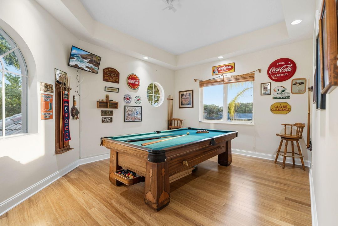 На продажу: $6,750,000 (4 спален, 4 ванн, 5685 Квадратных фут)