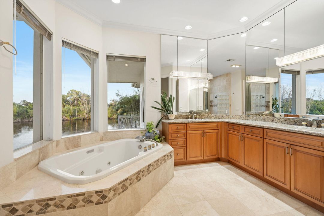 На продажу: $6,750,000 (4 спален, 4 ванн, 5685 Квадратных фут)