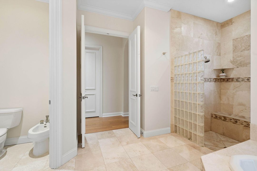 На продажу: $6,750,000 (4 спален, 4 ванн, 5685 Квадратных фут)