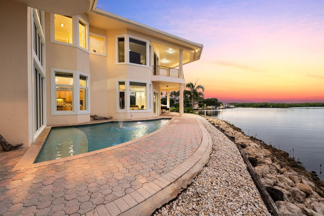 На продажу: $6,750,000 (4 спален, 4 ванн, 5685 Квадратных фут)