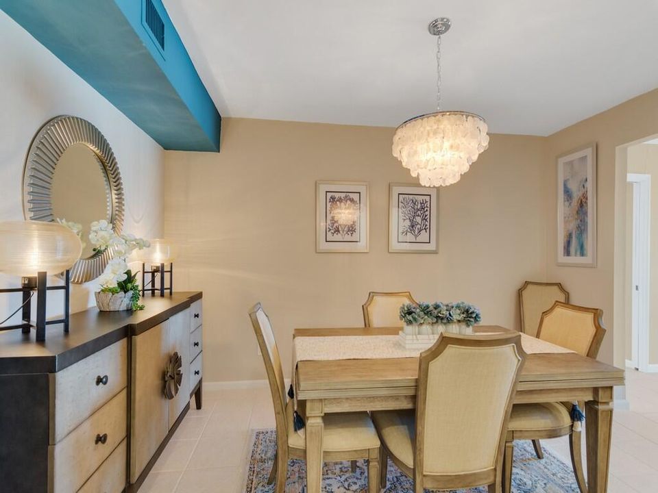 Activo con contrato: $435,000 (2 camas, 2 baños, 1600 Pies cuadrados)