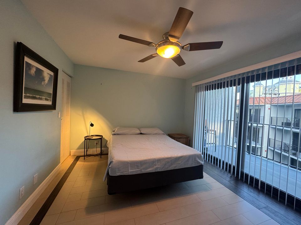 For Rent: $3,000 (2 beds, 2 baths, 1100 Square Feet)