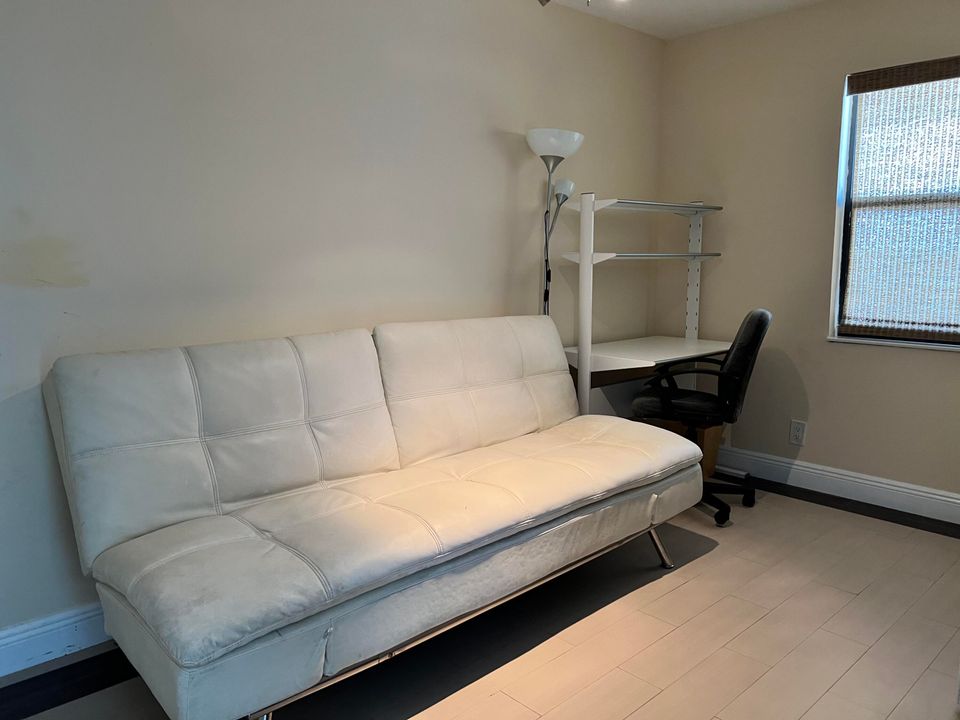 For Rent: $3,000 (2 beds, 2 baths, 1100 Square Feet)