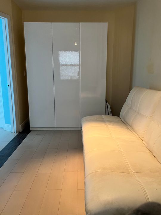 For Rent: $3,000 (2 beds, 2 baths, 1100 Square Feet)