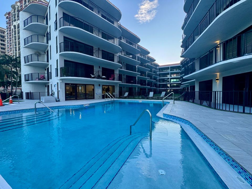 For Rent: $3,000 (2 beds, 2 baths, 1100 Square Feet)