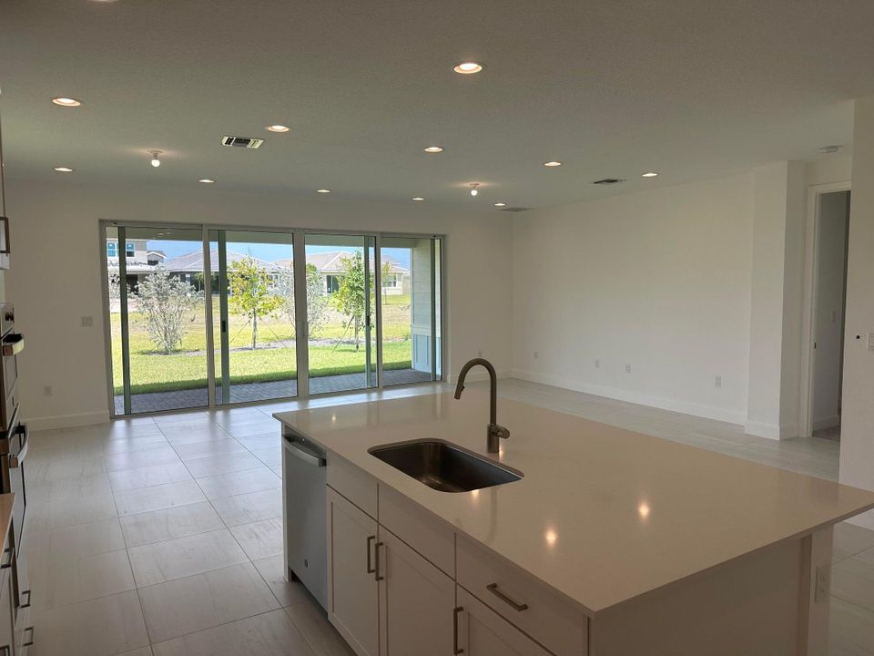 For Rent: $4,300 (4 beds, 3 baths, 2268 Square Feet)