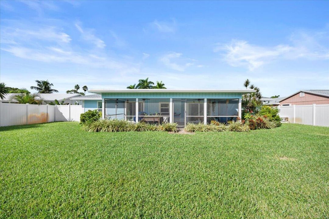 Active With Contract: $599,000 (3 beds, 2 baths, 1621 Square Feet)