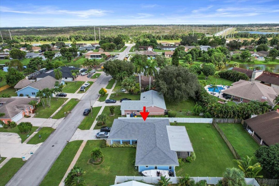 Active With Contract: $599,000 (3 beds, 2 baths, 1621 Square Feet)