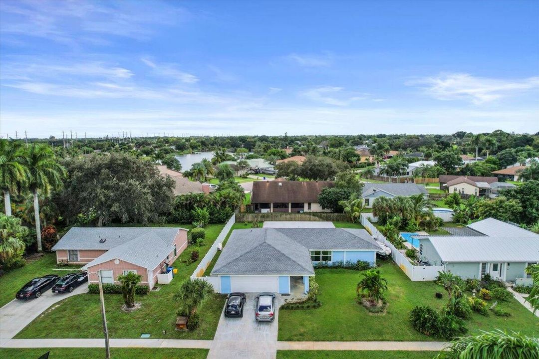 Active With Contract: $599,000 (3 beds, 2 baths, 1621 Square Feet)