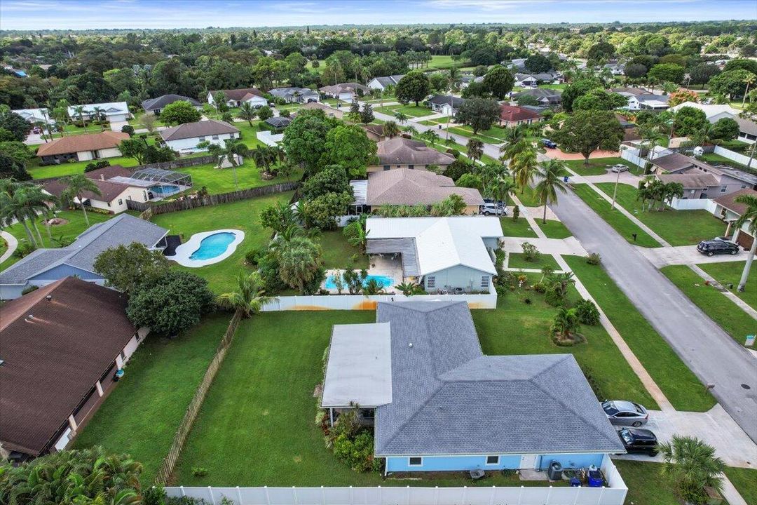 Active With Contract: $599,000 (3 beds, 2 baths, 1621 Square Feet)