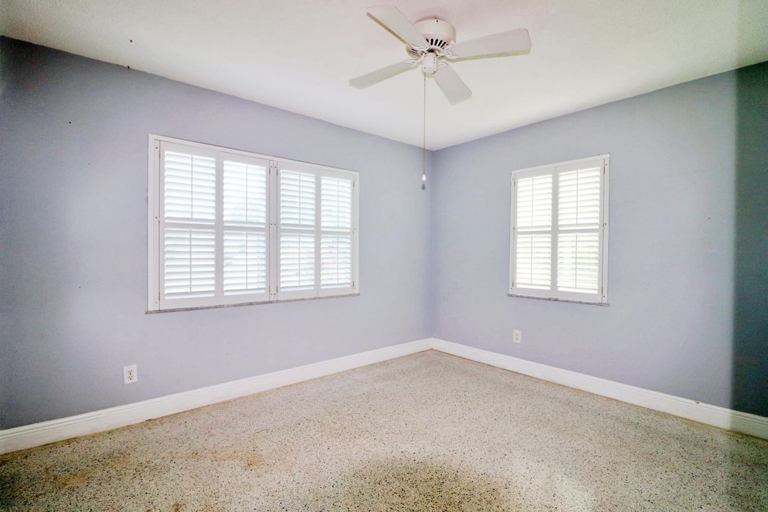 For Sale: $295,000 (2 beds, 1 baths, 808 Square Feet)