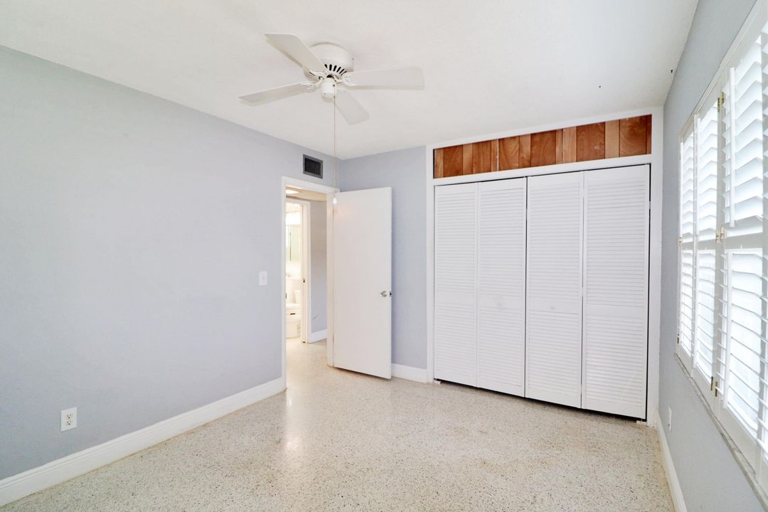 For Sale: $295,000 (2 beds, 1 baths, 808 Square Feet)