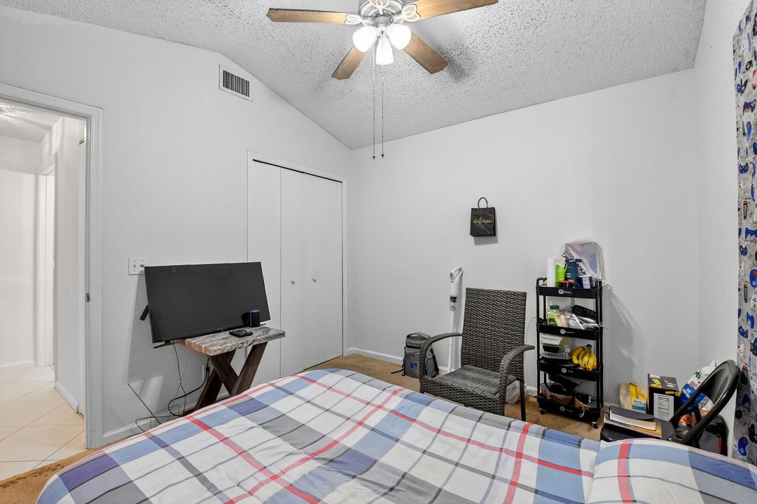 For Sale: $416,000 (3 beds, 2 baths, 1221 Square Feet)