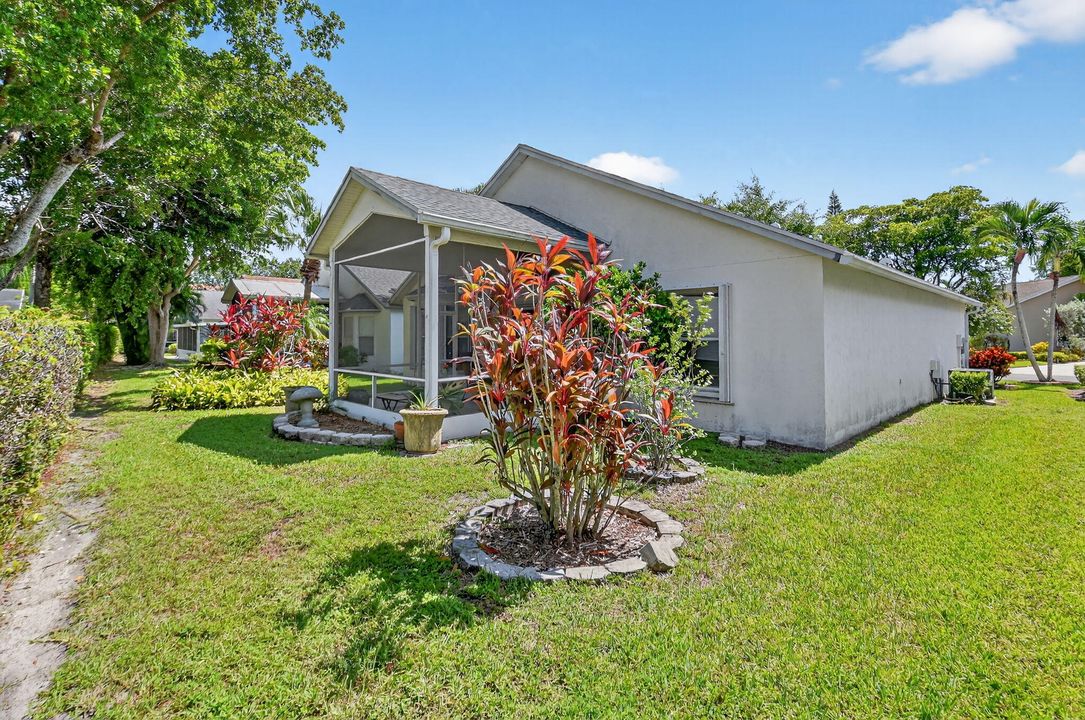 For Sale: $416,000 (3 beds, 2 baths, 1221 Square Feet)