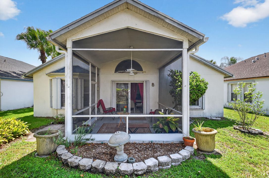 For Sale: $416,000 (3 beds, 2 baths, 1221 Square Feet)