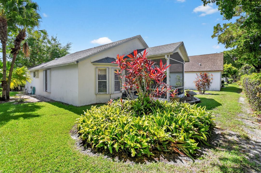 For Sale: $416,000 (3 beds, 2 baths, 1221 Square Feet)