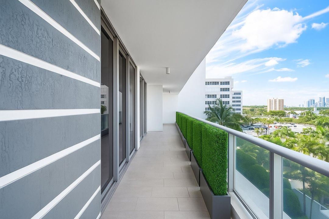 待售: $975,000 (2 贝兹, 2 浴室, 1780 平方英尺)