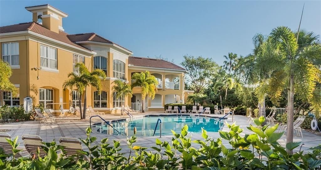 В аренду: $2,600 (2 спален, 2 ванн, 1070 Квадратных фут)