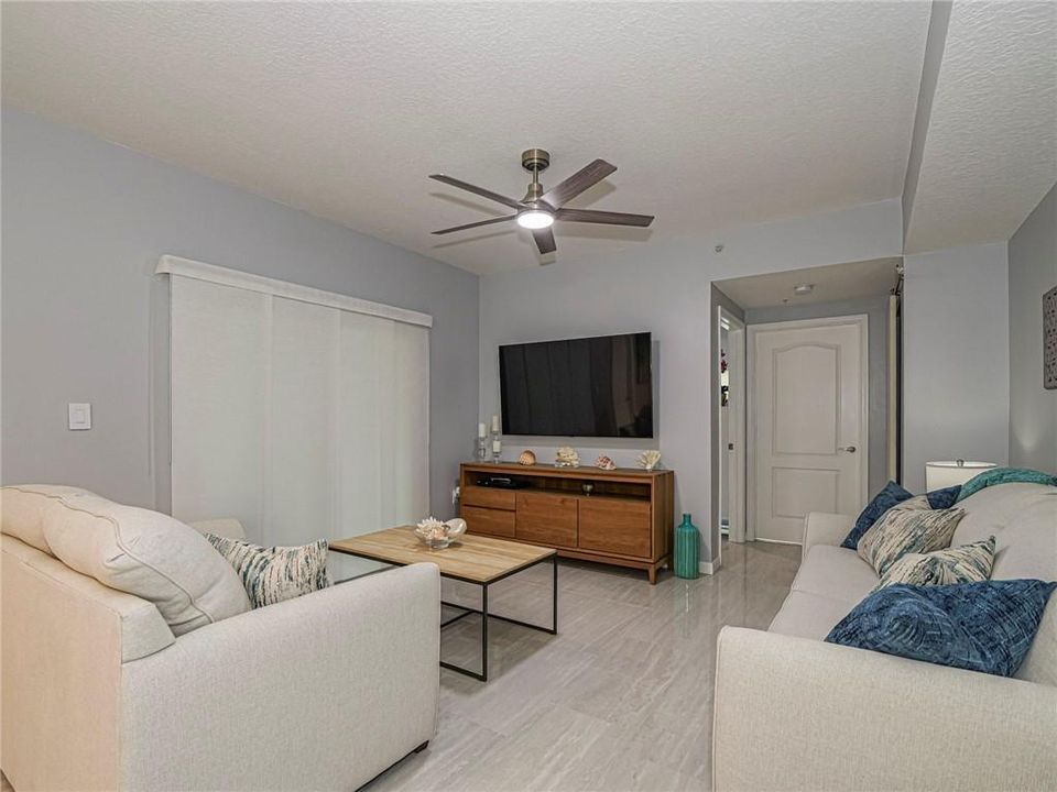 В аренду: $2,600 (2 спален, 2 ванн, 1070 Квадратных фут)