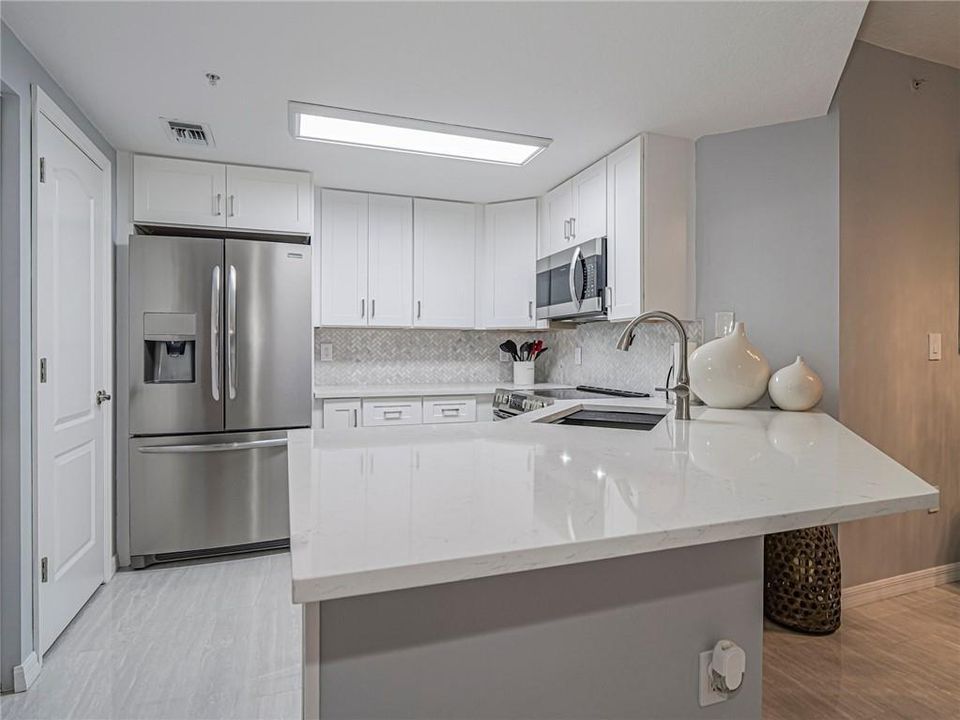 В аренду: $2,600 (2 спален, 2 ванн, 1070 Квадратных фут)