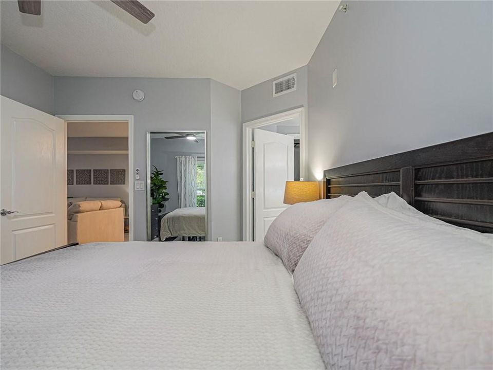 В аренду: $2,600 (2 спален, 2 ванн, 1070 Квадратных фут)