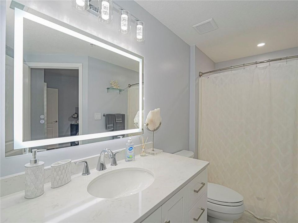 В аренду: $2,600 (2 спален, 2 ванн, 1070 Квадратных фут)