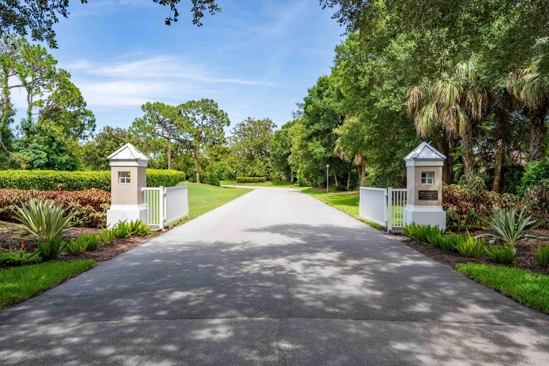 Active With Contract: $2,400 (2 beds, 2 baths, 1751 Square Feet)