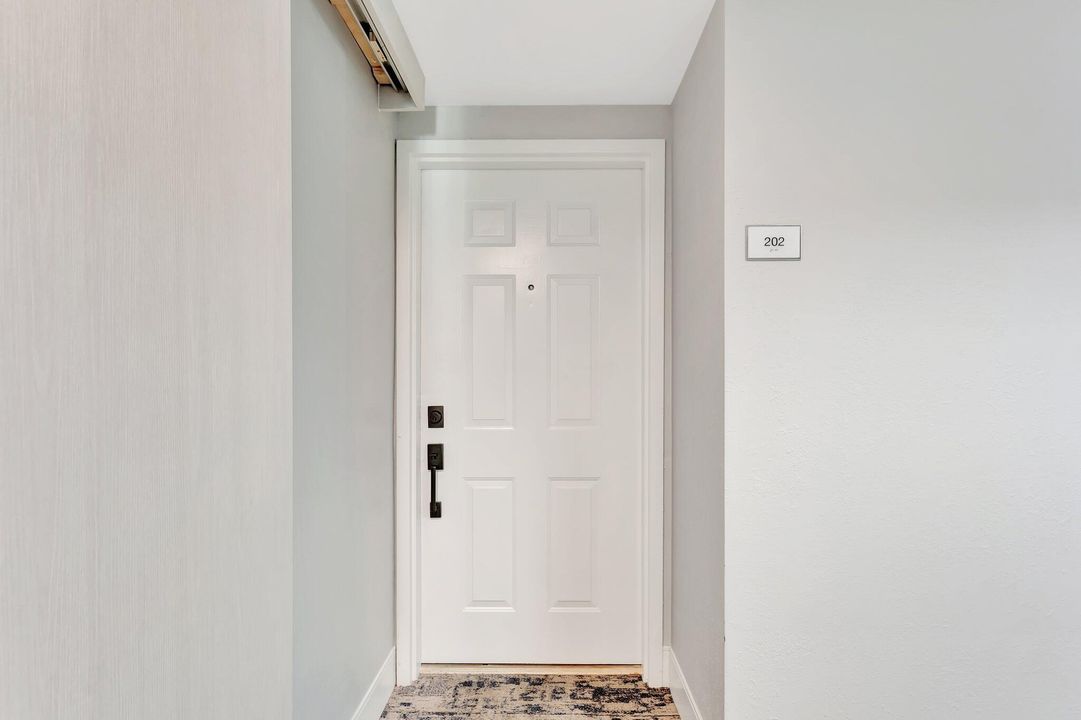 Activo con contrato: $379,900 (3 camas, 2 baños, 1730 Pies cuadrados)