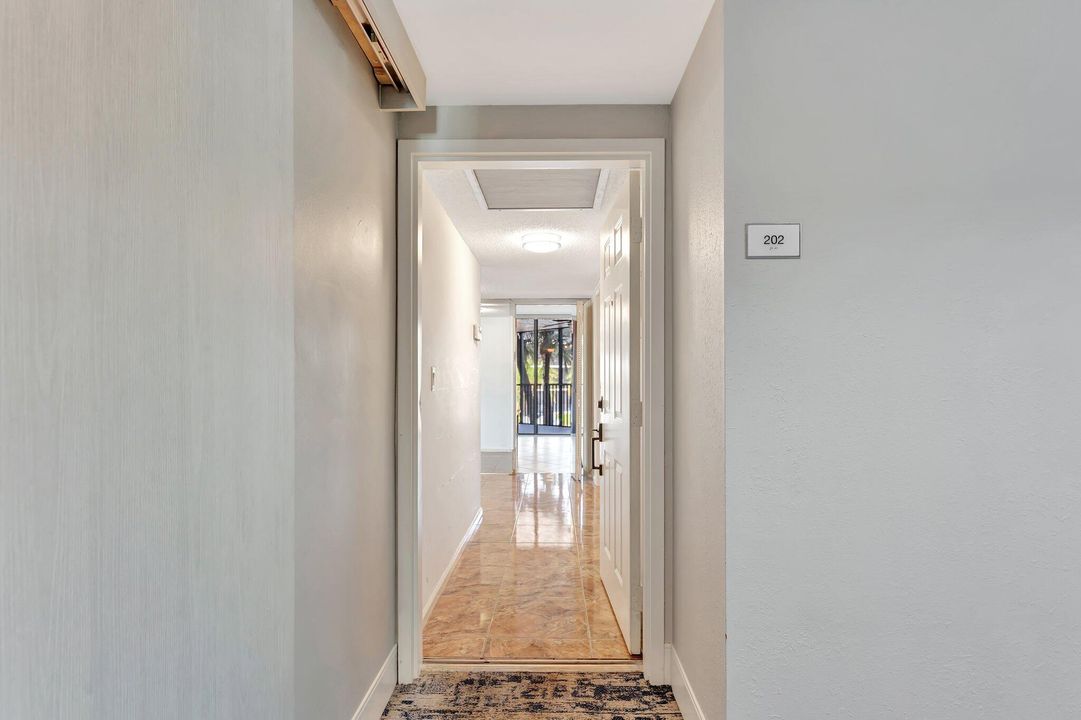 Activo con contrato: $379,900 (3 camas, 2 baños, 1730 Pies cuadrados)