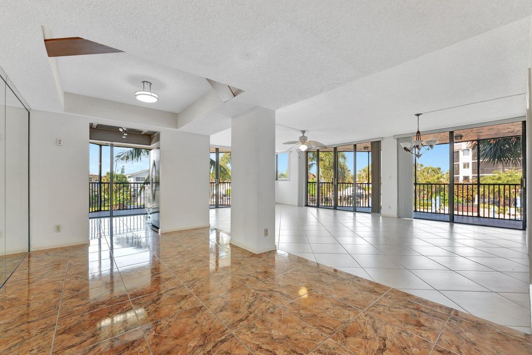 Activo con contrato: $379,900 (3 camas, 2 baños, 1730 Pies cuadrados)