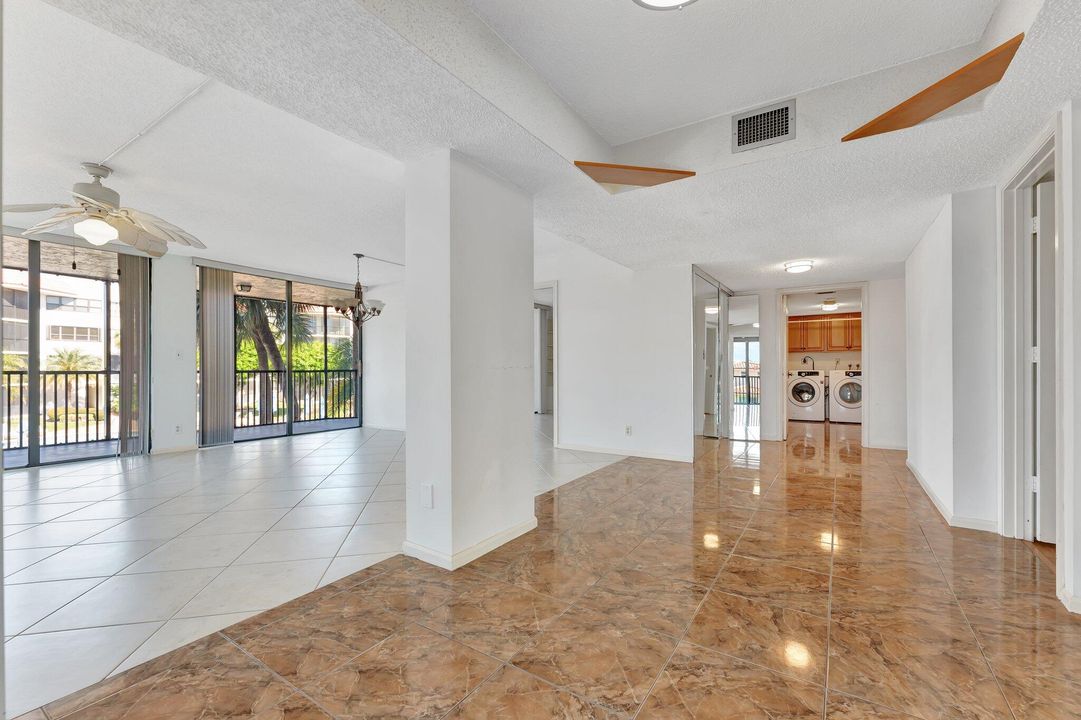 Activo con contrato: $379,900 (3 camas, 2 baños, 1730 Pies cuadrados)